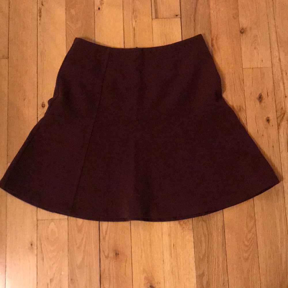 Super cute cranberry flippy skirt